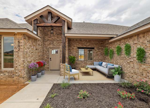 Property at 502 Country Club Dr, Canyon, TX 79015, 4 beds, 2.5 baths