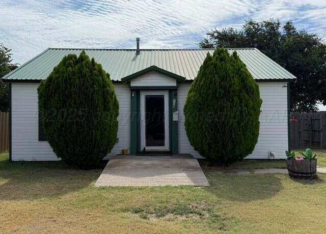 Property at 205 S Porter Ave, Dumas, TX 79029, 2 beds, 1 bath