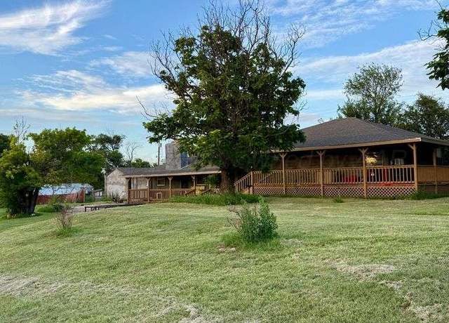 Property at 707 Cearlock Ave, Other - Not In List, OK 73628, 4 beds, 3 baths