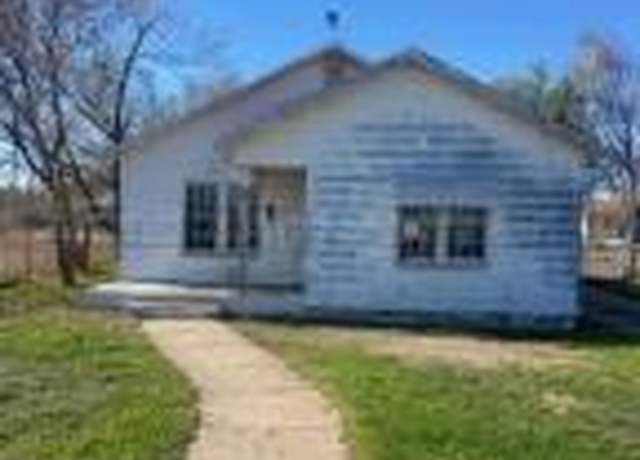 Property at 413 N Bowie Ave, Tulia, TX 79088, 2 beds, 1 bath
