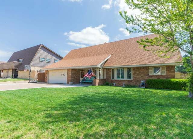 Property at 1405 Bluebonnet St, Borger, TX 79007, 4 beds, 2 baths