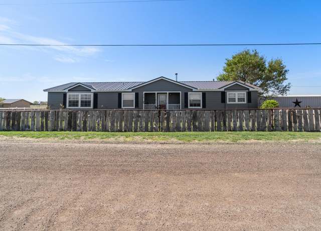 Property at 920 18th St, Hereford, TX 79045, 3 beds, 2 baths