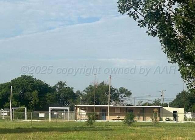 Property at 200 Collins And 3rd & Collins St, Claude, TX 79019