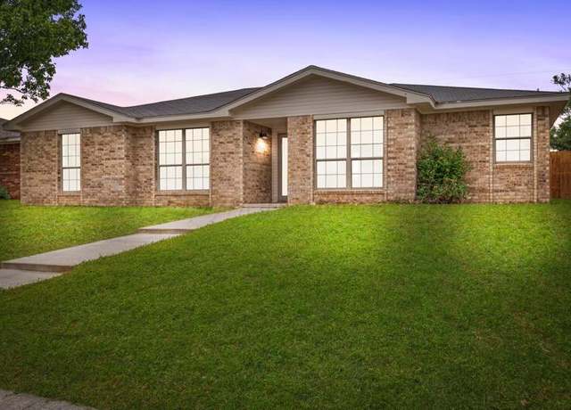 Property at 1132 Sterling Dr, Amarillo, TX 79110, 3 beds, 2 baths