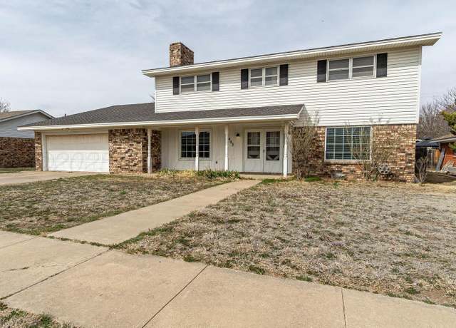 Property at 2403 15th St, Canyon, TX 79015, 5 beds, 3 baths