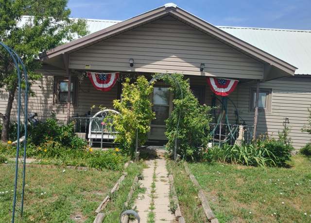 Property at 711 N Wall St, Shamrock, TX 79079, 2 beds, 1 bath