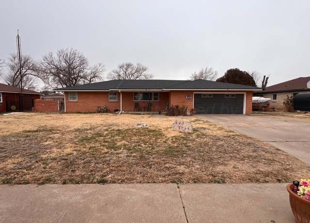 Property at 127 Star St, Hereford, TX 79045, 3 beds, 2.5 baths