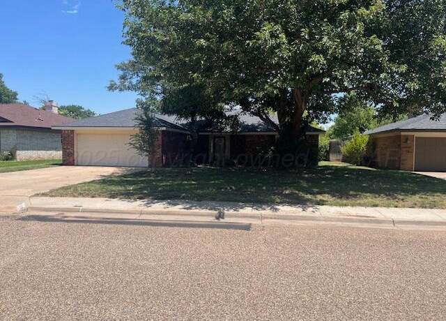 Property at 118 Oak St, Hereford, TX 79045, 4 beds, 2.5 baths