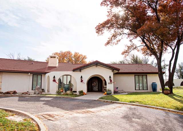 Property at 112 Rio Vista Dr, Hereford, TX 79045, 4 beds, 3.5 baths