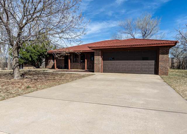 Property at 507 S Leroy St, Clarendon, TX 79226, 3 beds, 2 baths