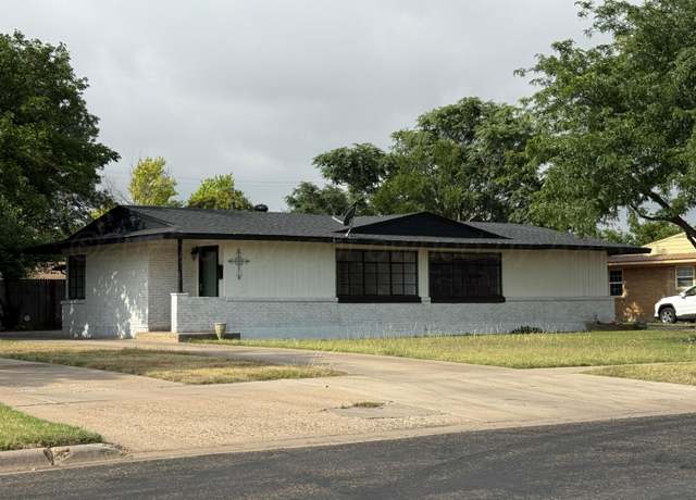 Property at 1004 E 7th St, Dumas, TX 79029, 3 beds, 2 baths