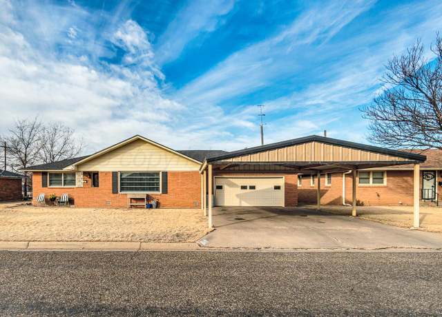 Property at 3 Fannin Dr, Tulia, TX 79088, 3 beds, 2 baths