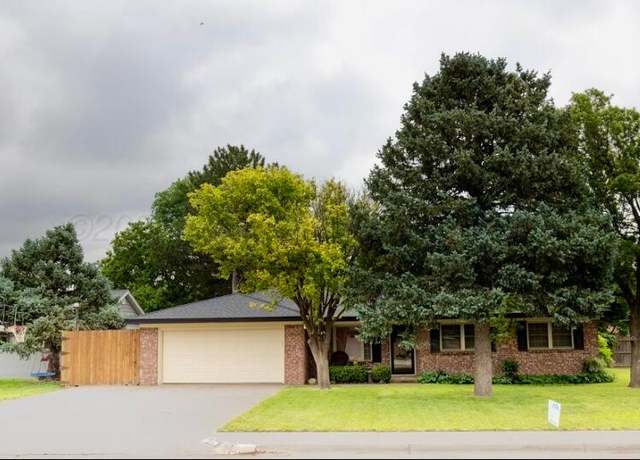 Property at 110 Dallam Ave, Dumas, TX 79029, 3 beds, 2 baths