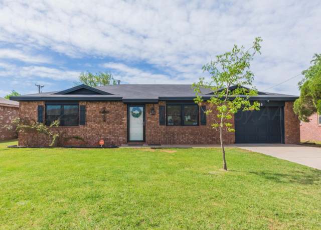 Property at 715 Thunderbird St, Hereford, TX 79045, 2 beds, 1 bath