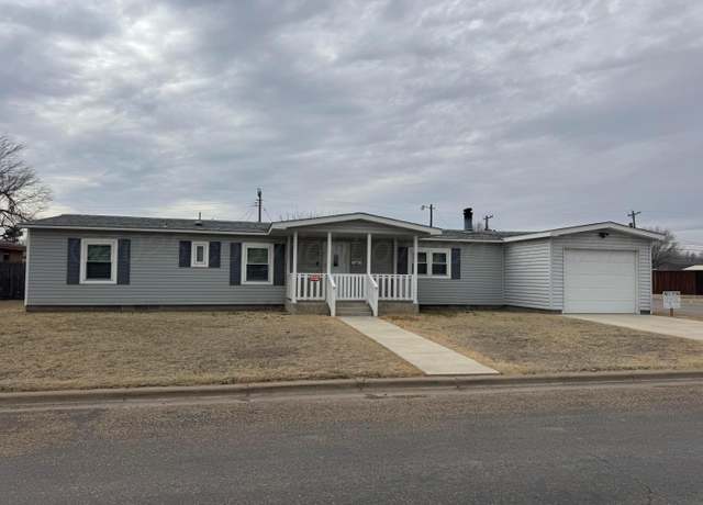 Property at 1702 S Baylor St, Perryton, TX 79070, 3 beds, 2.5 baths