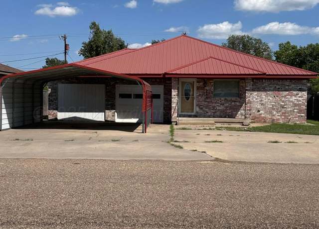 Property at 1007 Archer St, Spearman, TX 79081, 2 beds, 1.5 baths