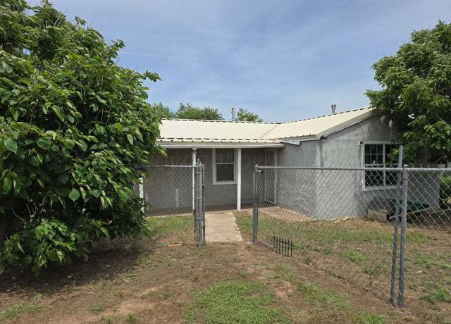 Property at 1313 Skyline Dr, Amarillo, TX 79108, 2 beds, 1 bath
