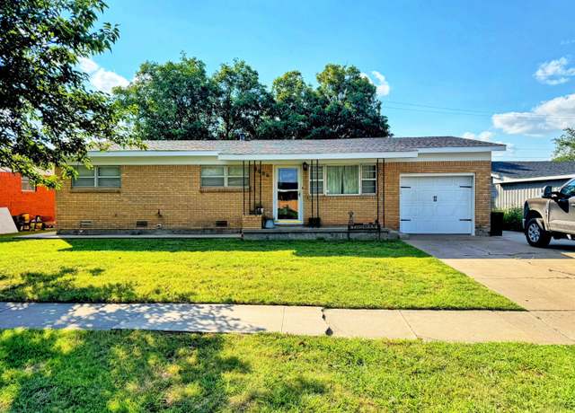 Property at 2006 Drake Dr, Perryton, TX 79070, 3 beds, 1 bath