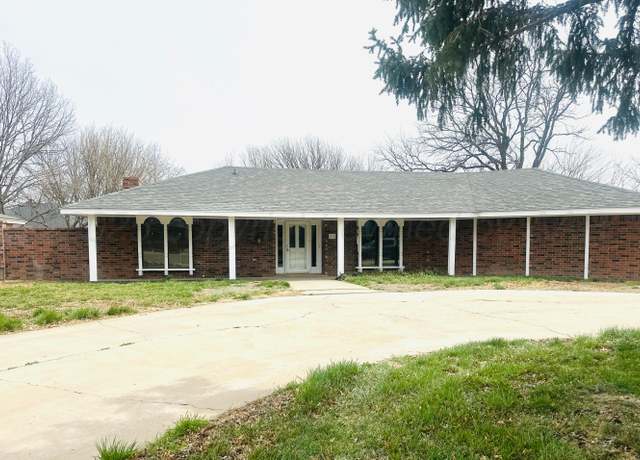 Property at 218 Carson Ave, Dumas, TX 79029, 4 beds, 3.5 baths