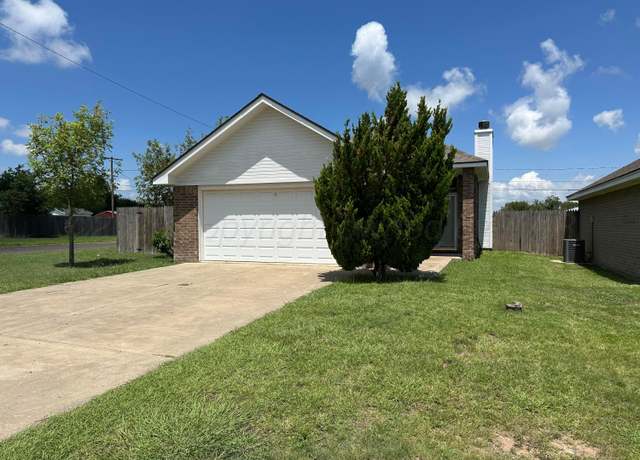 Property at 2701 10th Ave, Canyon, TX 79015, 3 beds, 2 baths