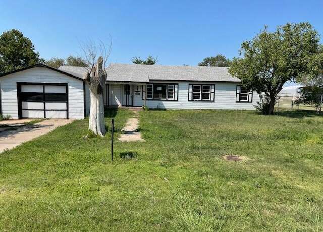 Property at 326 W Studebaker Ave, Amarillo, TX 79108, 3 beds, 3 baths