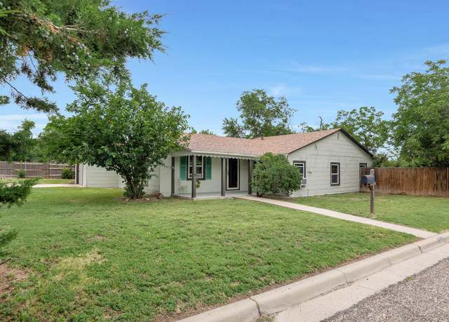 Property at 1805 Broadmoor St, Amarillo, TX 79106, 3 beds, 1 bath
