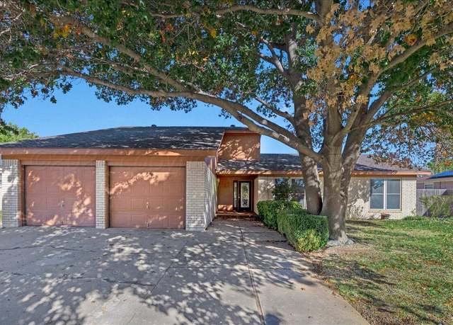 Property at 1703 Brookhaven Dr, Canyon, TX 79015, 5 beds, 3 baths