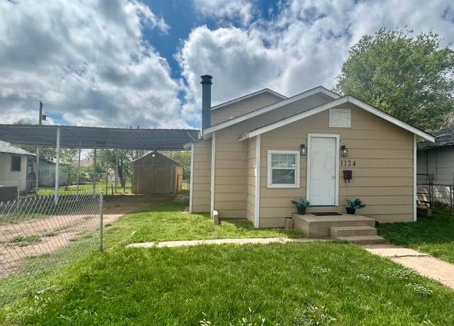 Property at 1124 S Sumner St, Pampa, TX 79065, 5 beds, 2.5 baths