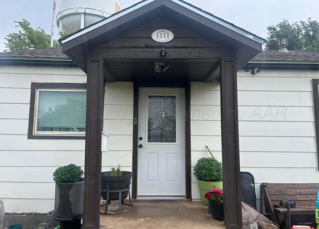 Property at 1111 S Klein Ave, Dumas, TX 79029, 3 beds, 2 baths