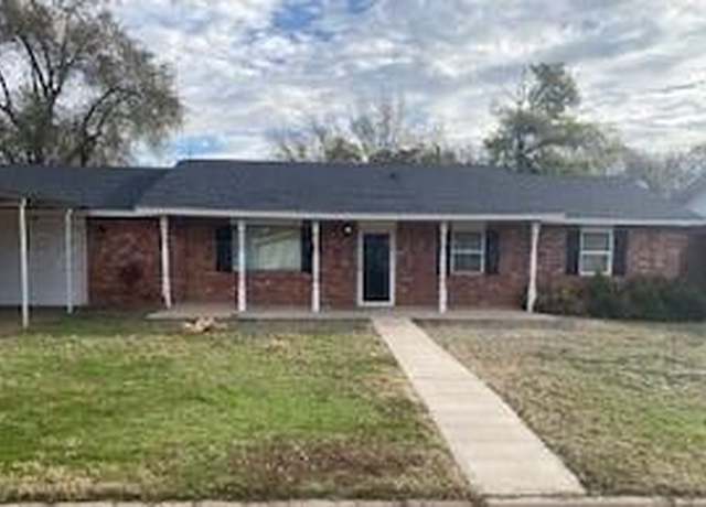 Property at 1300 El Paso St, Wellington, TX 79095, 2 beds, 1.5 baths