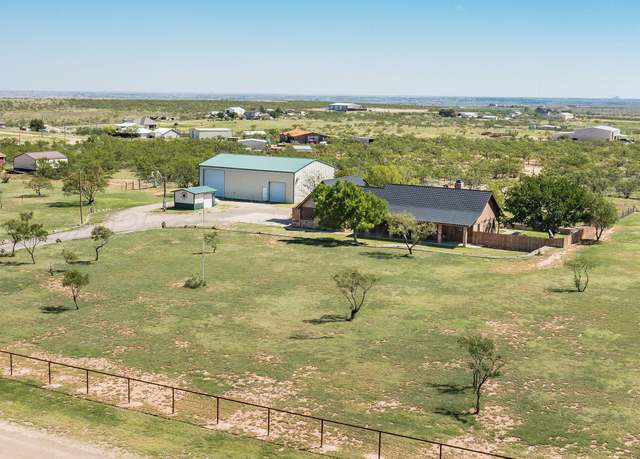 Property at 5032 W Ranch View Rd, Amarillo, TX 79124, 3 beds, 2 baths