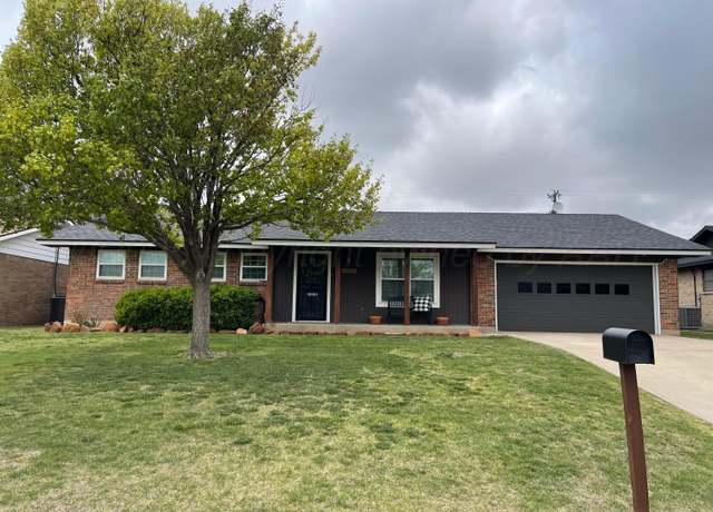 Property at 1711 N Holly Ln, Pampa, TX 79065, 3 beds, 2 baths