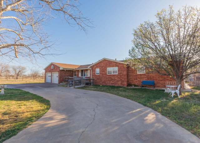 Property at 716 N Armstrong Ave, Tulia, TX 79088, 3 beds, 2 baths