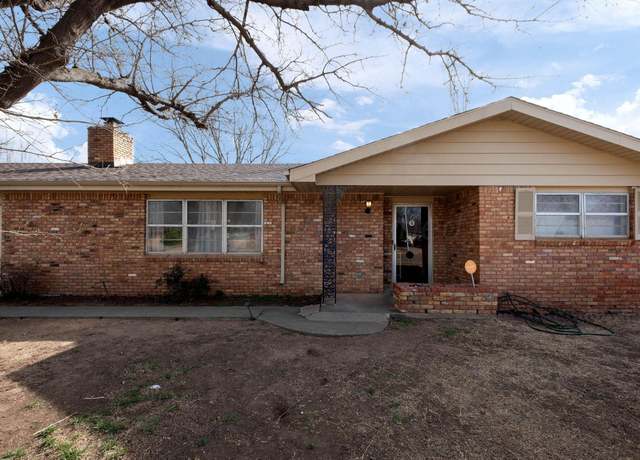 Property at 124 N Kingwood St, Hereford, TX 79045, 3 beds, 2 baths