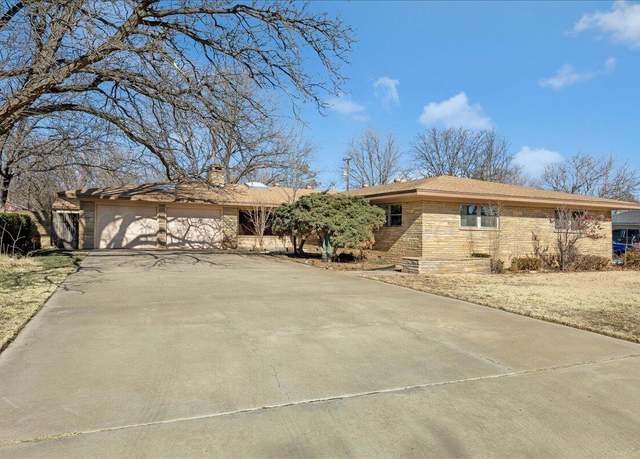 Property at 2511 11th Ave, Canyon, TX 79015, 4 beds, 2 baths