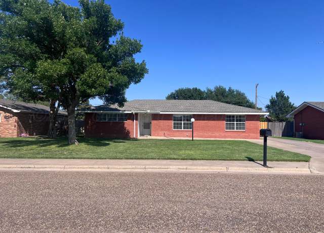 Property at 424 Sunset Dr, Hereford, TX 79045, 2 beds, 1.5 baths