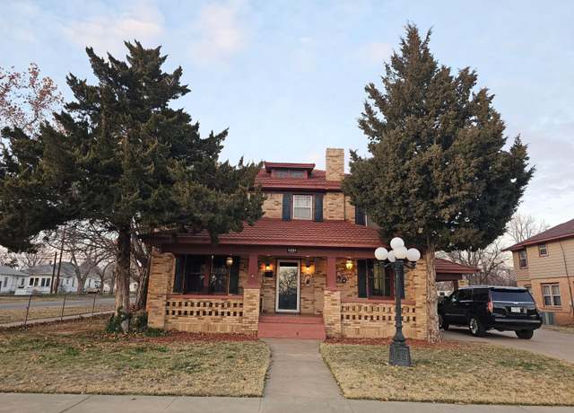 Property at 1321 W Bradford St, Memphis, TX 79245, 4 beds, 2.5 baths