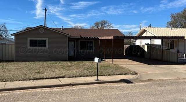 Photo of 605 NW 6th St, Dimmitt, TX 79027