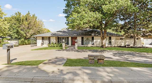 Photo of 212 Bailey Ave, Dumas, TX 79029