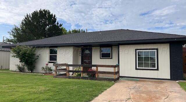 Photo of 204 SE 15th Ave, Perryton, TX 79070