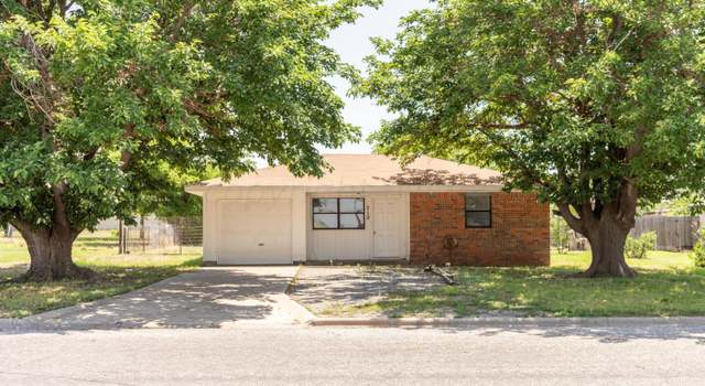 Photo of 712 E 10th St, Wheeler, TX 79096