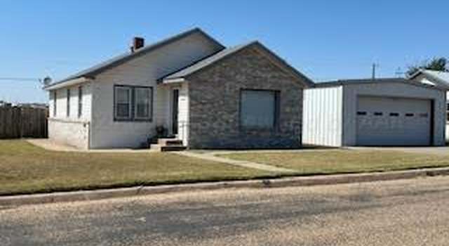 Photo of 401 Maple St, Darrouzett, TX 79024