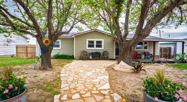 Photo of 106 Morse Ave, Stinnett, TX 79083