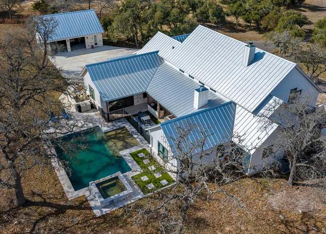 Property at 118 Phlox Trl, Fredericksburg, TX 78624, 4 beds, 4.5 baths