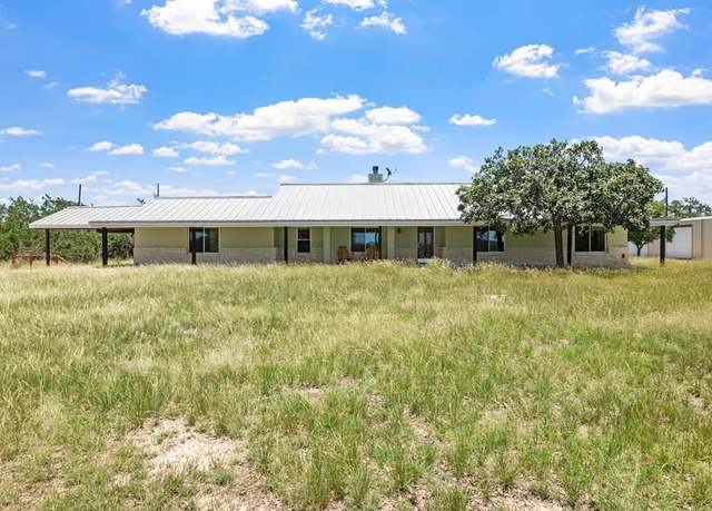 Property at 110 Live Oak Ln, Kerrville, TX 78028, 4 beds, 3 baths