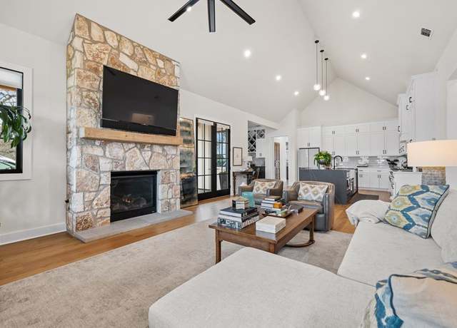 Property at 122 Baurenhof Ct, Fredericksburg, TX 78624, 3 beds, 2.5 baths