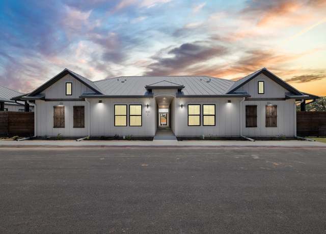 Property at 930 S Eagle St #203, Fredericksburg, TX 78624, 1 bed, 1 bath