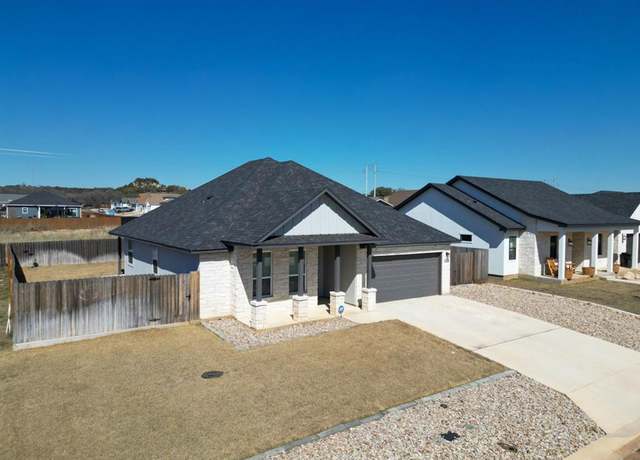 Property at 126 Madrona Ln, Fredericksburg, TX 78624, 3 beds, 2 baths