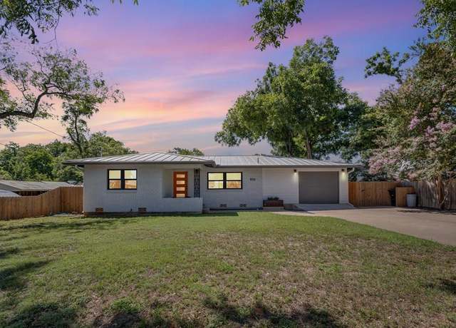 Property at 806 N Adams St, Fredericksburg, TX 78624, 3 beds, 2 baths