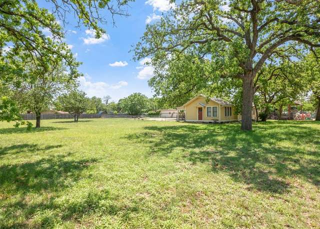 Property at 1007 N Llano St, Fredericksburg, TX 78624, 3 beds, 2 baths
